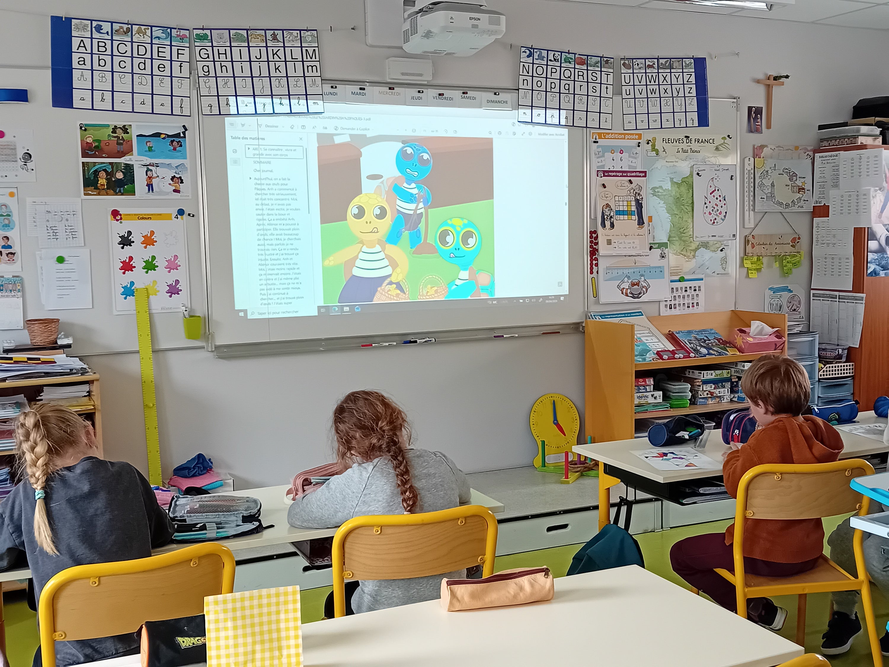 Illustration Arthur la tortue - 100 % des enseignants ayant participé à nos retours d'expérience ont indiqué que les situations illustrées déclenchent des réactions authentiques chez les enfants.
