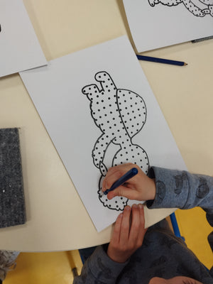 Broderie enfant univers Arthur la Tortue – activité créative autour du programme EVAR, maternelle