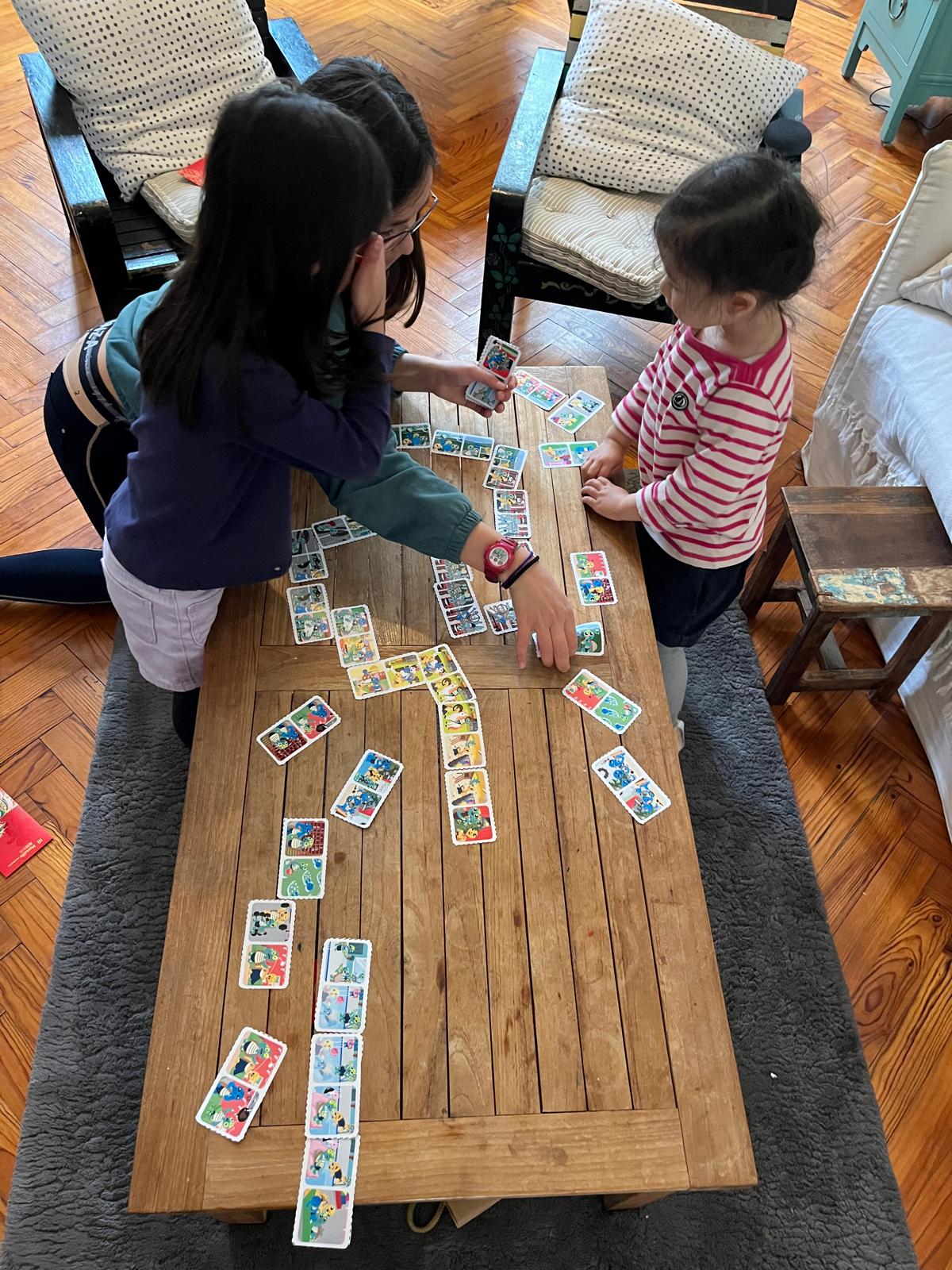 Jeu de Domino Arthur la Tortue imprimé et découpé – activité mémorielle illustrée pour les enfants de maternelle